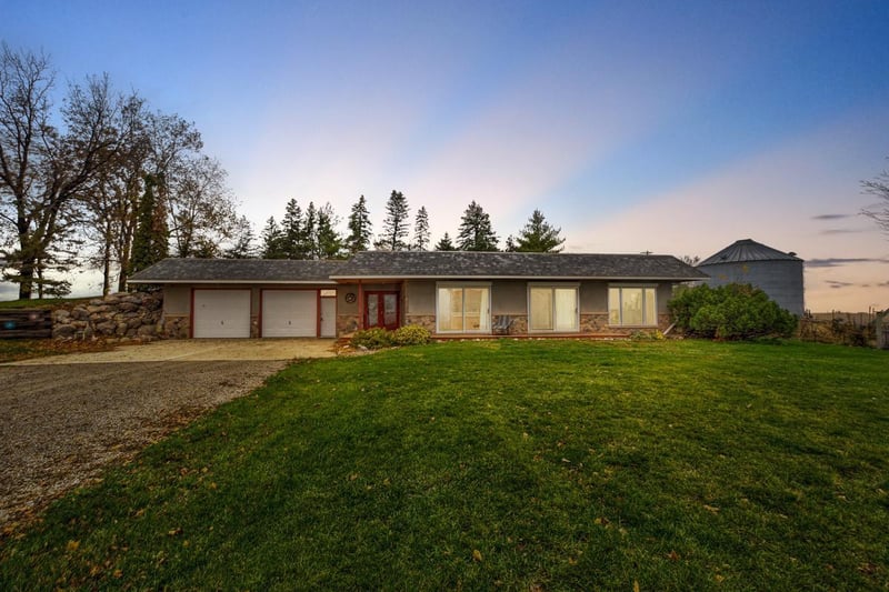 26189 Garfield Ave, Morristown, MN 55052