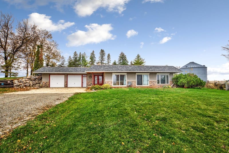 26189 Garfield Ave, Morristown, MN 55052
