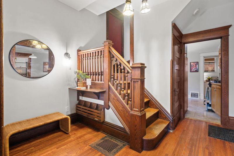 1613 Van Buren Ave, Saint Paul, MN 55104