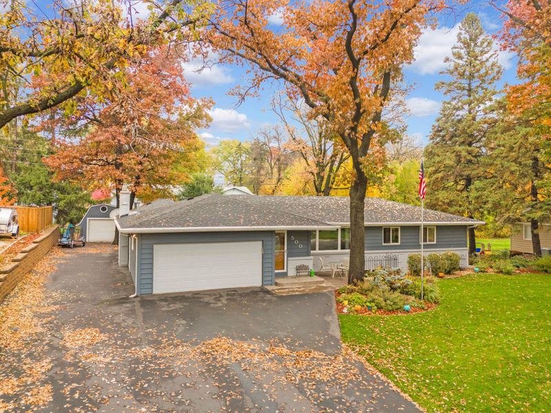 500 Valley High Rd, Burnsville, MN 55337