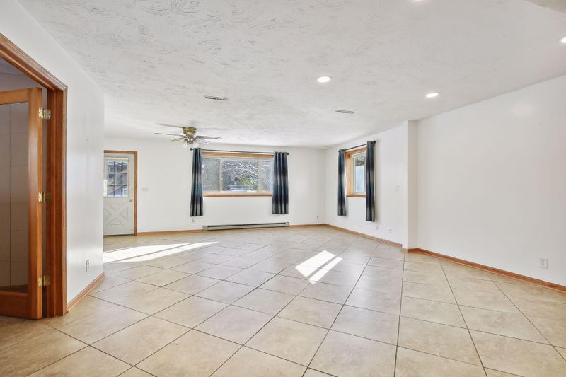 1003 Honeysuckle Ln, Farmington, MN 55024