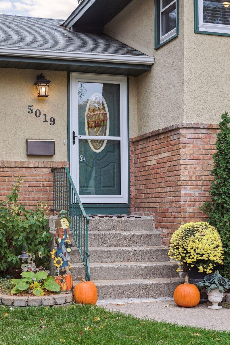 5019 Jefferson St NE, Columbia Heights, MN 55421