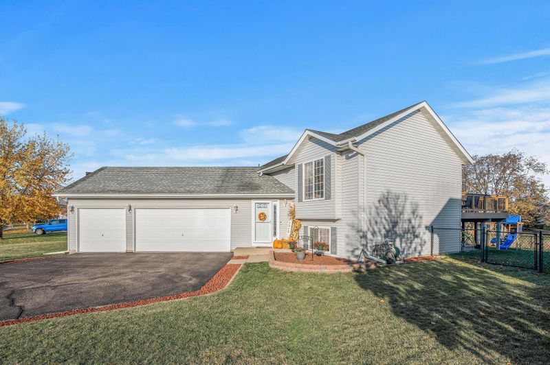 920 E Orchard St, Belle Plaine, MN 56011