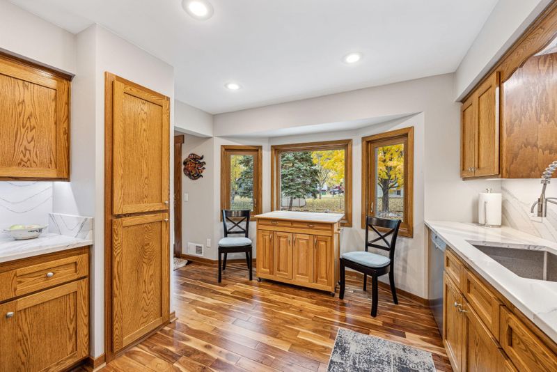 9142 Hemlock Ln N, Maple Grove, MN 55369