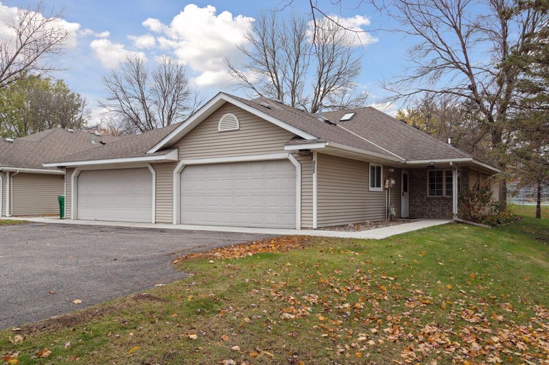8335 Victoria Dr, Victoria, MN 55386
