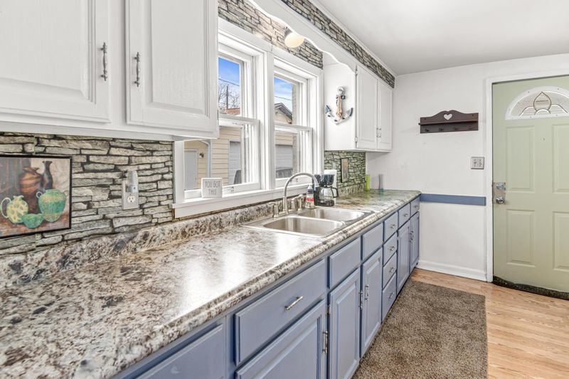 1236 Virginia St, Saint Paul, MN 55117
