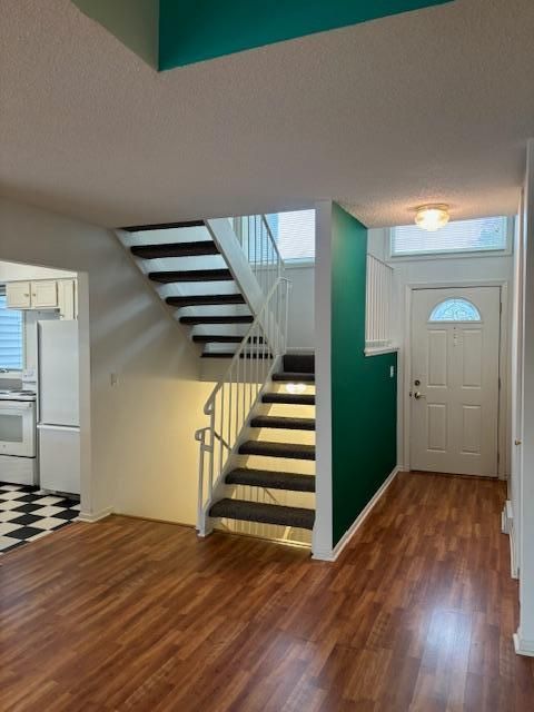 1766 Flamingo Dr, Eagan, MN 55122