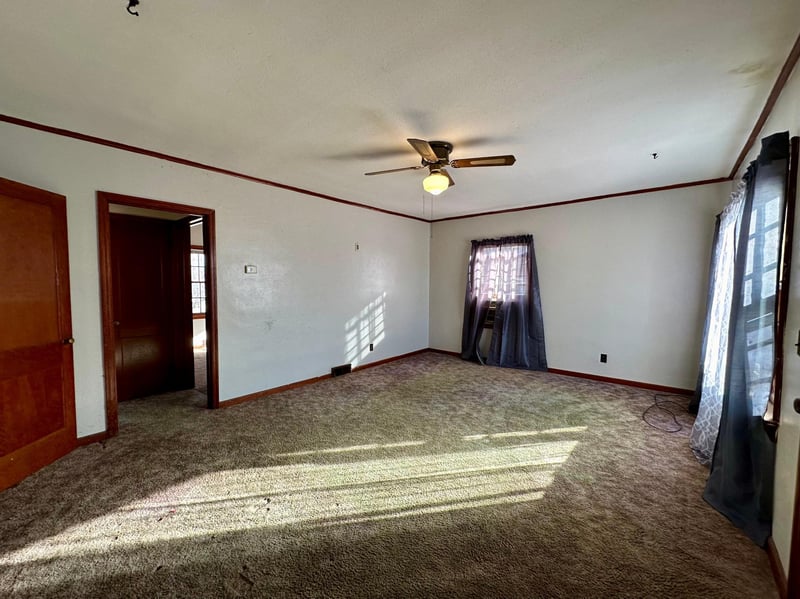 301 E 1st St, Hardwick, MN 56134