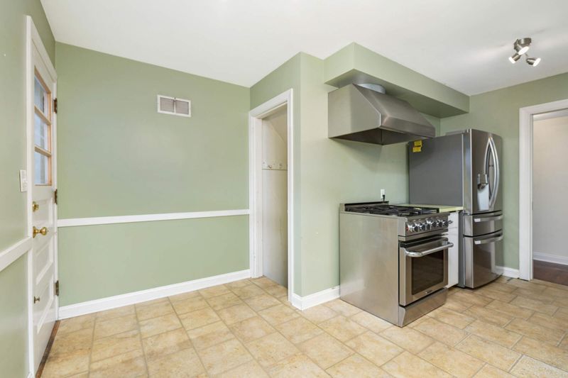 6433 Clinton Ave S, Richfield, MN 55423