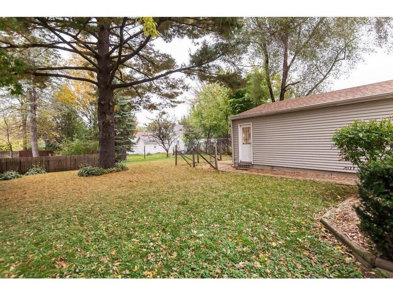 511 11th St SE, Rochester, MN 55904