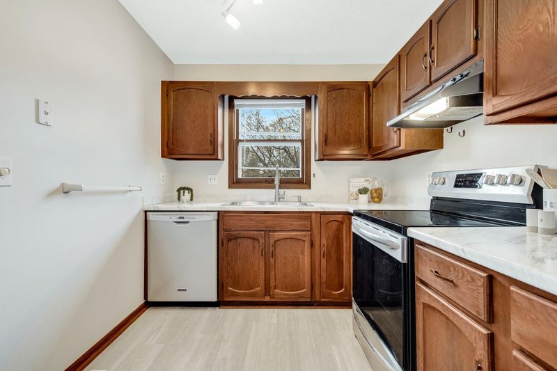 1370 Jurdy Rd, Eagan, MN 55121