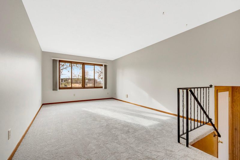1370 Jurdy Rd, Eagan, MN 55121