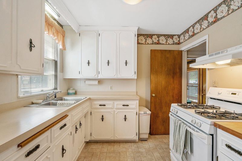 3429 Zenith Ave N, Robbinsdale, MN 55422