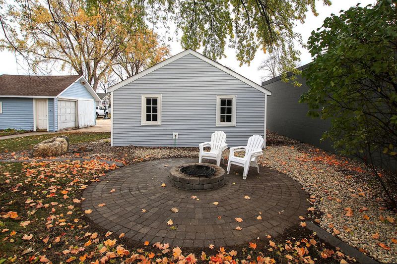 225 Hassan St SE, Hutchinson, MN 55350