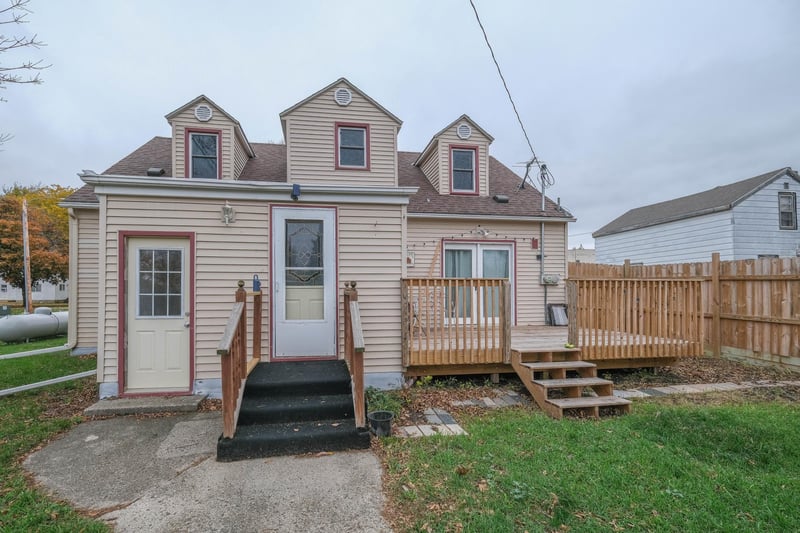 21 Cedar St, Easton, MN 56025