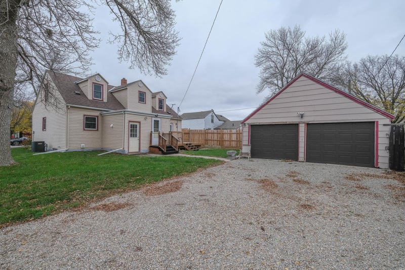 21 Cedar St, Easton, MN 56025