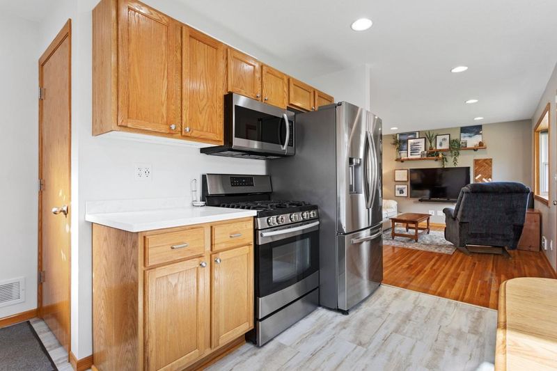 5630 6th St NE, Fridley, MN 55432