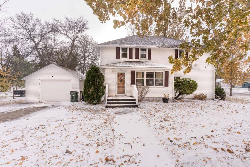 511 E Division St, Elbow Lake, MN 56531