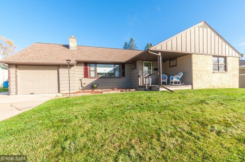 612 2nd St N, La Crescent, MN 55947