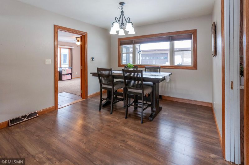 612 2nd St N, La Crescent, MN 55947