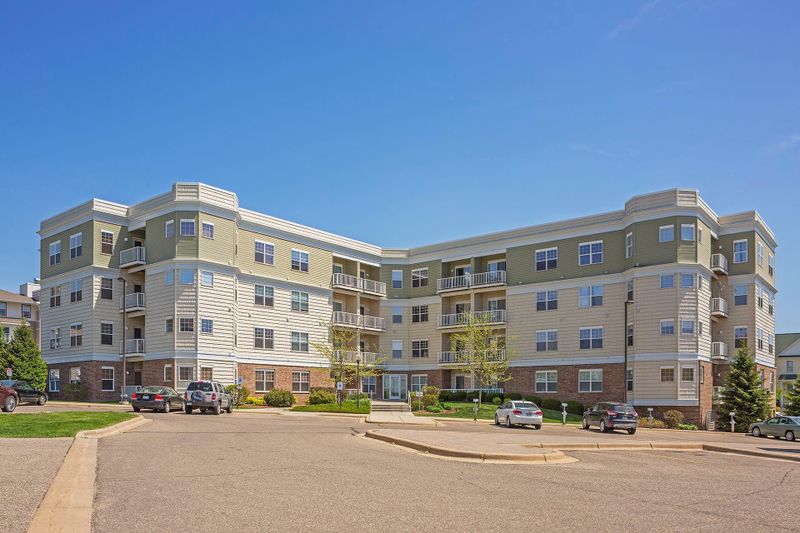 114200 Hundertmark Rd #201, Chaska, MN 55318