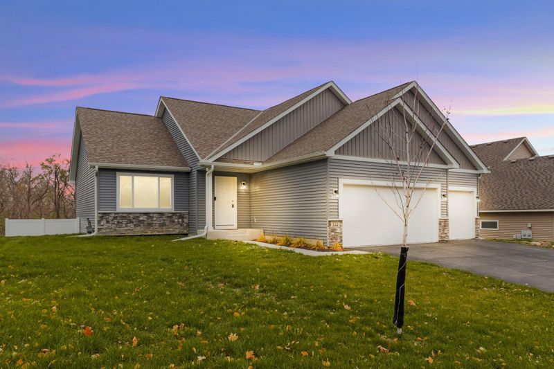 844 Bridle Creek Dr, Jordan, MN 55352