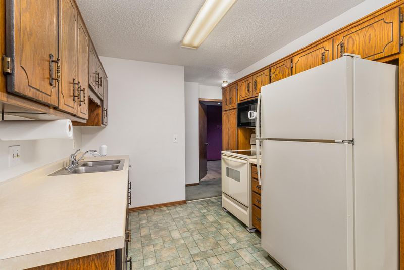 5667 Otter View Trl, White Bear Lake, MN 55110