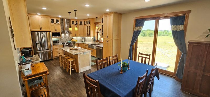 39190 Quinlan Ave, Center City, MN 55012