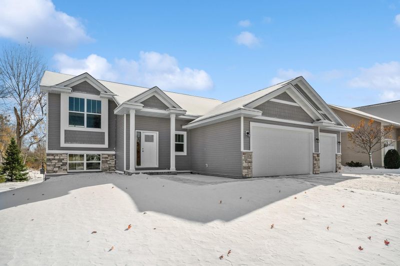 6882 Dupre Rd, Hugo, MN 55038