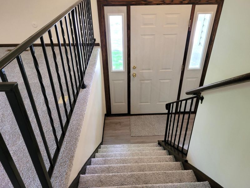 1171 Timbershore Ln, Eagan, MN 55123