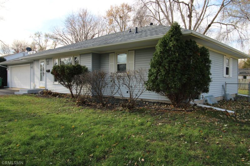 8422 Park Ave S, Bloomington, MN 55420