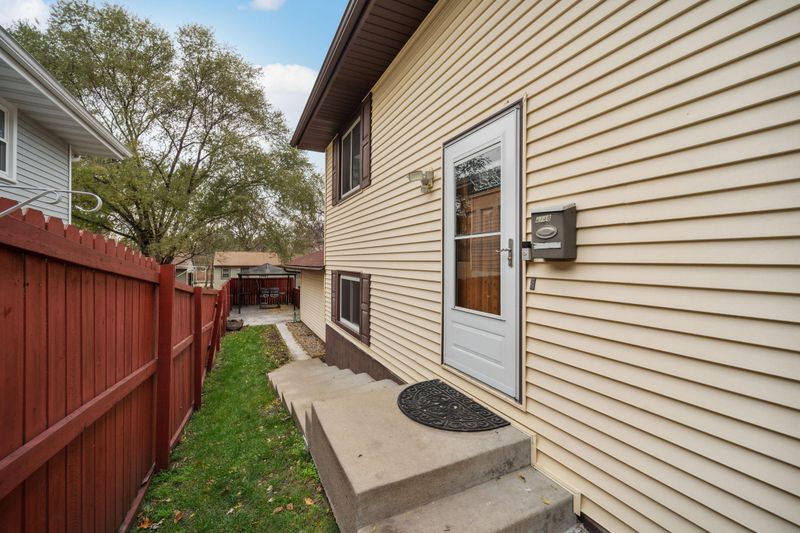 4748 4th St NE, Columbia Heights, MN 55421