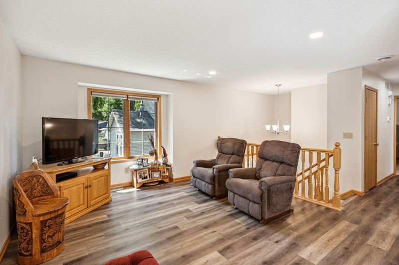 949 7th St SE, Forest Lake, MN 55025