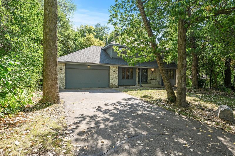 209 Marcin Ln, Burnsville, MN 55337