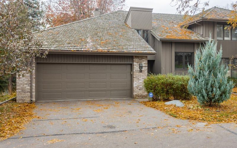 1775 Lexington Ave S #18, Mendota Heights, MN 55118