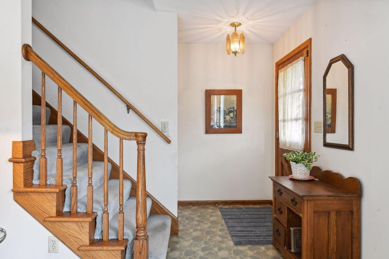 221 Monroe Ave, Excelsior, MN 55331