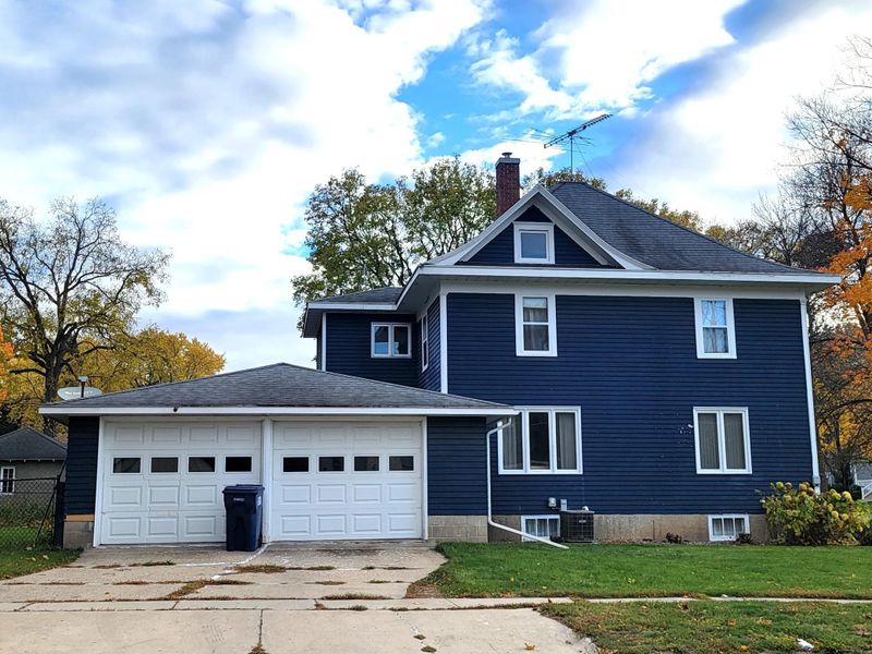 603 Forest St, Kenyon, MN 55946