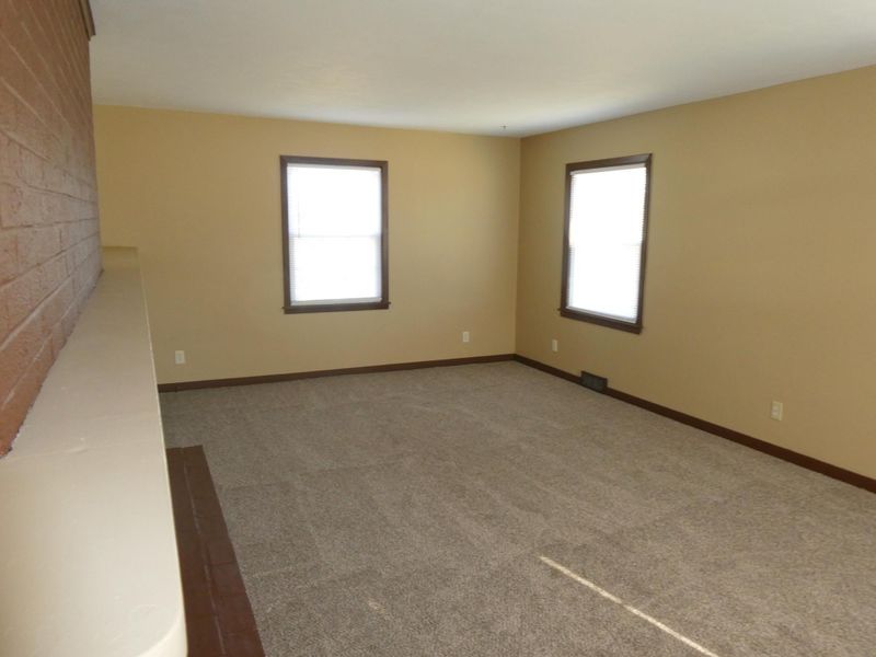 804 6th St, Windom, MN 56101