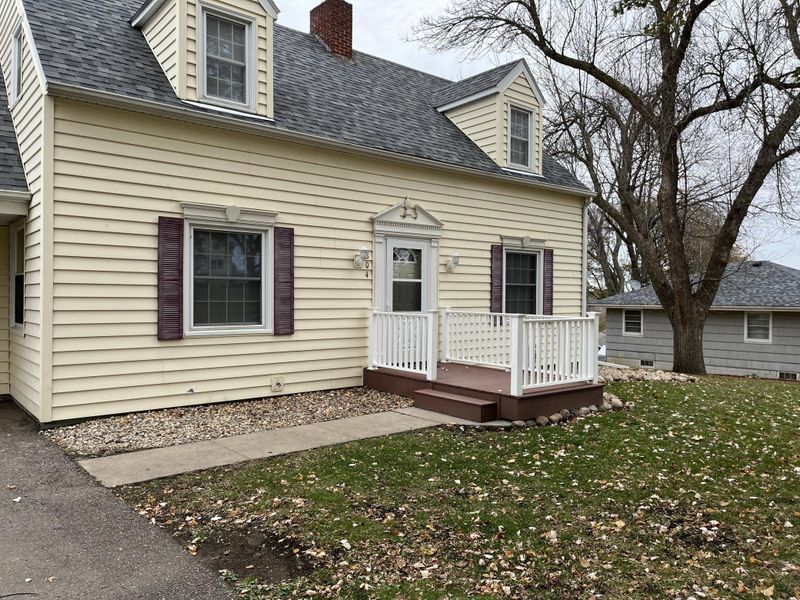 804 6th St, Windom, MN 56101