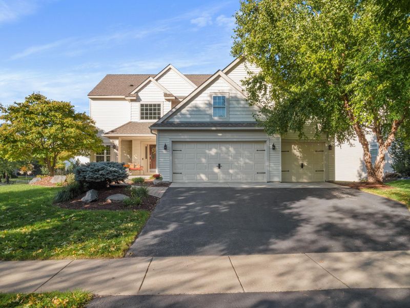 711 Oak Dr, Victoria, MN 55386