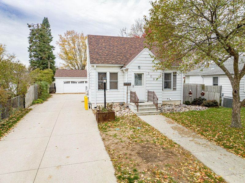 309 16th Ave SE, Rochester, MN 55904
