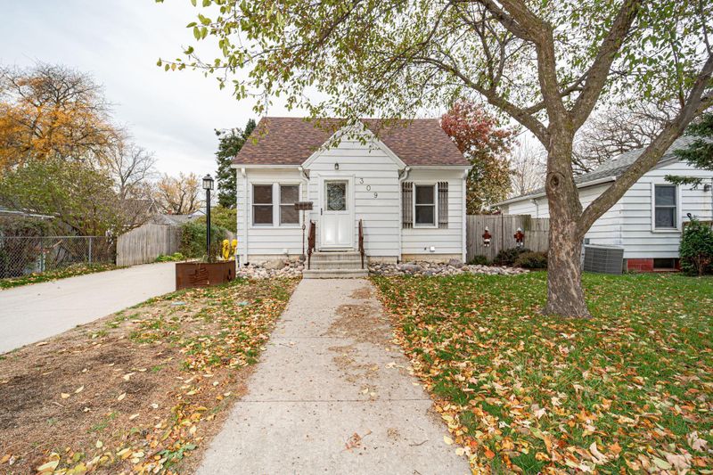 309 16th Ave SE, Rochester, MN 55904