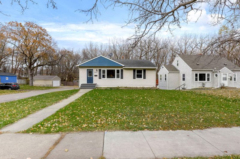 2085 Margaret St, Saint Paul, MN 55119