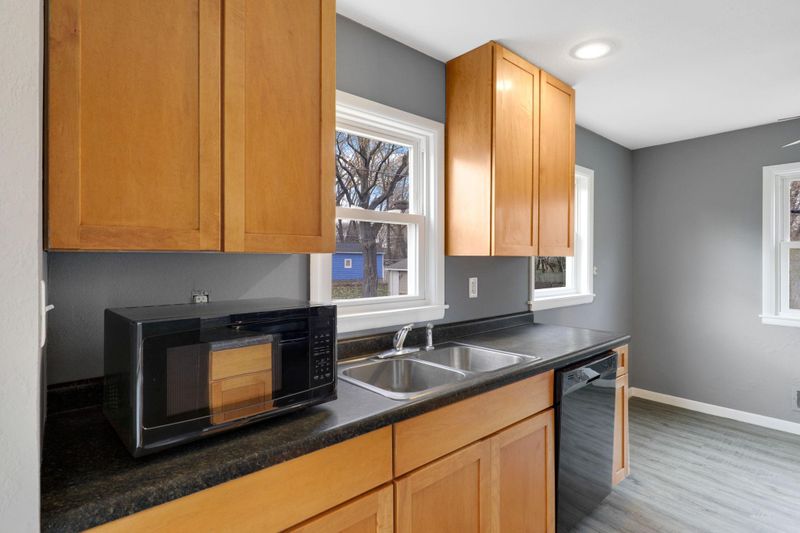 2085 Margaret St, Saint Paul, MN 55119