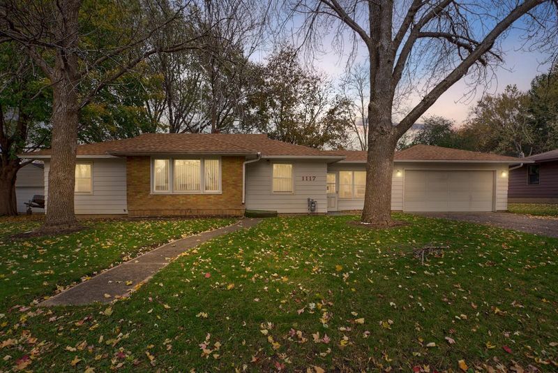 1117 Carlton Ave, Faribault, MN 55021