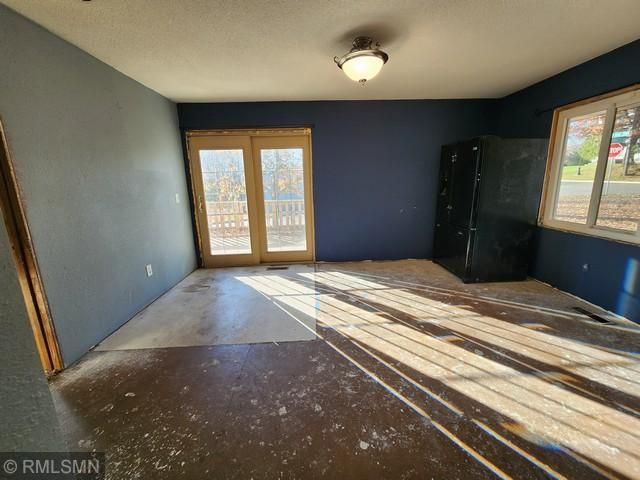 332 3rd Ave SW, Lonsdale, MN 55046
