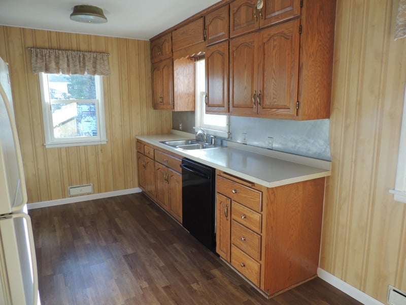 320 Cedar St, Holdingford, MN 56340