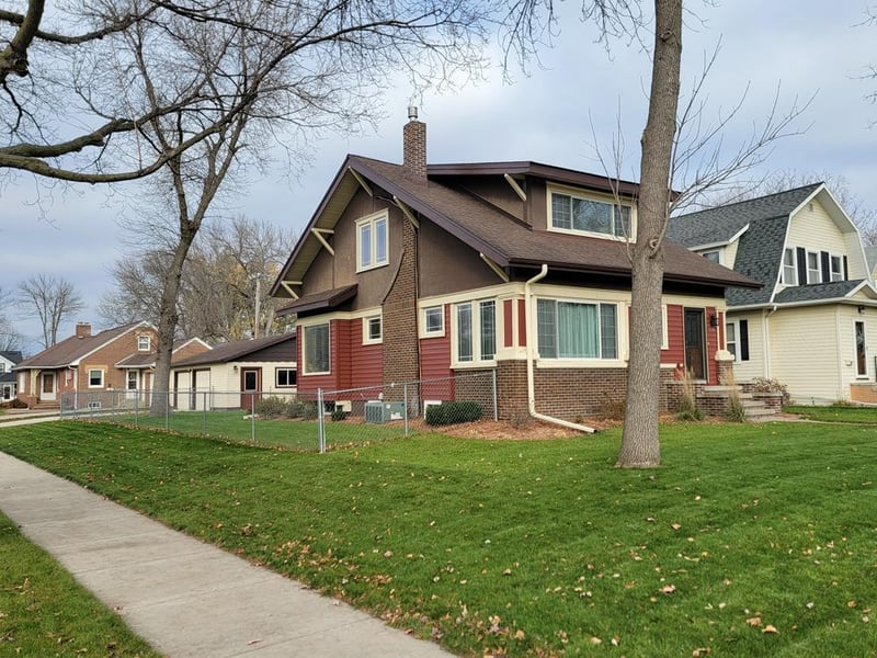 120 Water St SW, Sleepy Eye, MN 56085