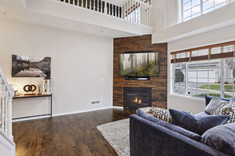 462 Willoughby Way W, Minnetonka, MN 55305