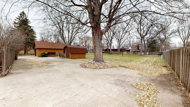 911 Willmar Ave SW, Willmar, MN 56201